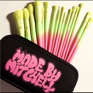 Made by Mitchell Posey Rosey Ombre 16 Piece Brush Set & Bag BNIB